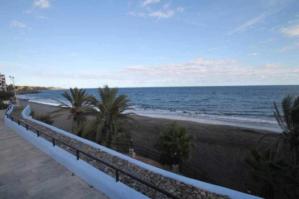 Bonito Apartamento Con Vista Al Mar Playa Del Aguila  Exterior foto